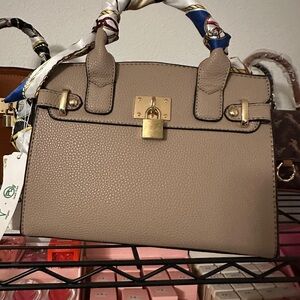 Elegant Tan Handbag